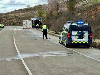 Fallece mujer en colisión entre turismo y camión articulado en CL-101, en Ágreda