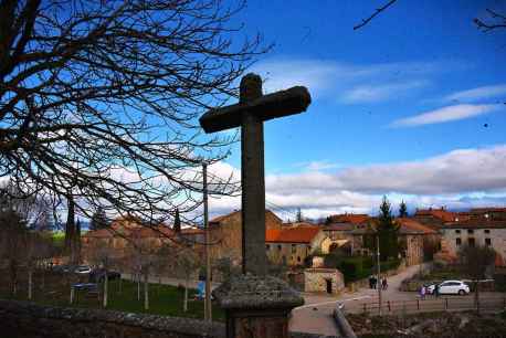Narros,  con sus casas de piedra, legado de ganaderos de la Mesta