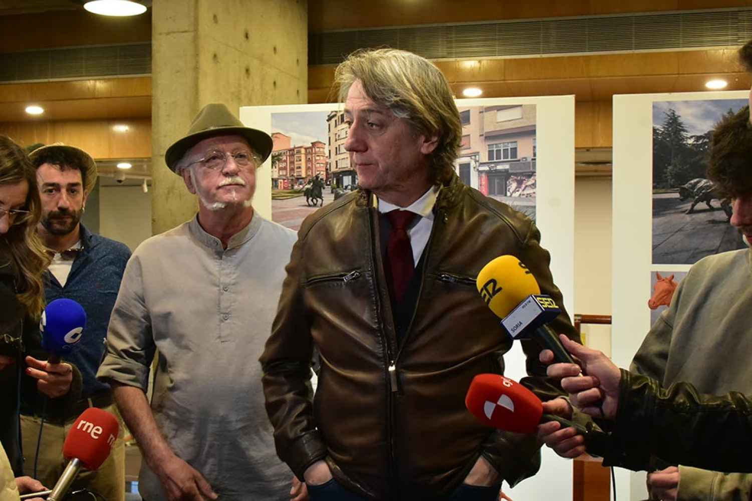 Presentación del conjunto escultórico dedicado a La Saca, en Soria