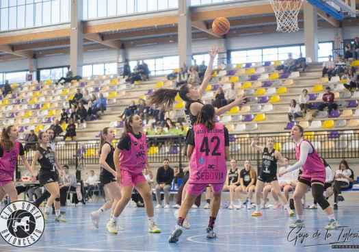 El CSB femenino pierde en Santander un partido intenso de principio a fin
