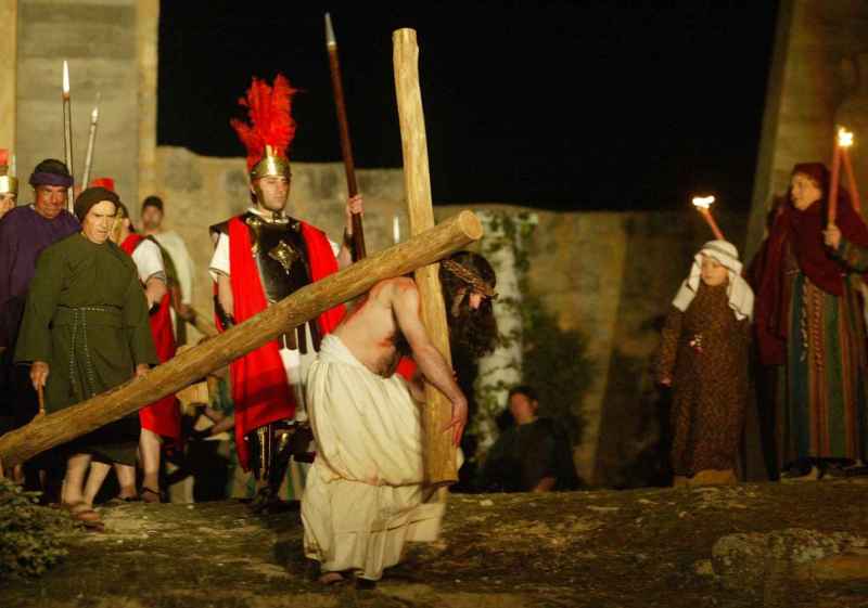 Alcoba de la Torre invita a emocionarse con su Pasión de Cristo