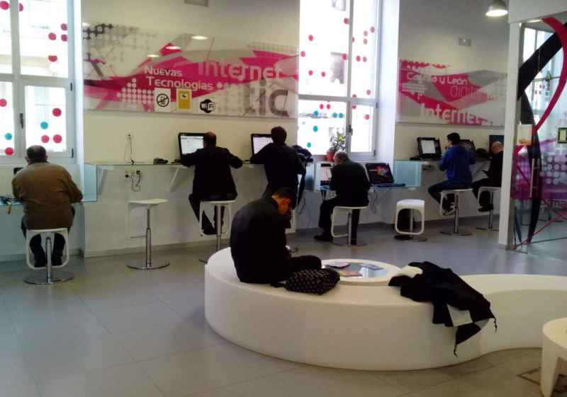 La Junta organiza 300 actividades gratuitas en abril para impulsar formación digital