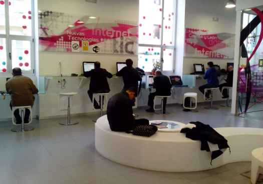 La Junta organiza 300 actividades gratuitas en abril para impulsar formación digital