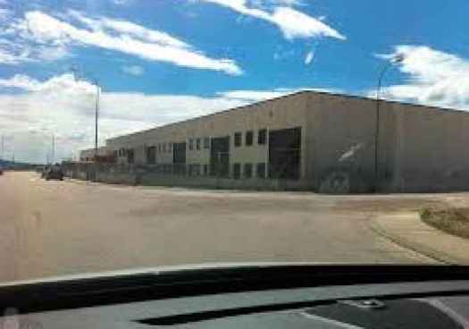 Herido de gravedad un trabajador tras ser arrollado por camión en polígono de Carbonera