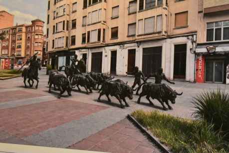 Soria presenta maqueta de conjunto escultórico dedicado a "La Saca"