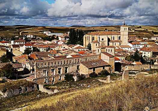 Herido conductor tras volcar camión en una obra de Berlanga de Duero