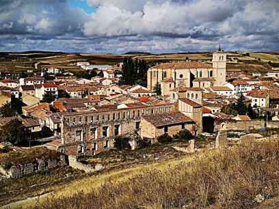 Herido conductor tras volcar camión en una obra de Berlanga de Duero