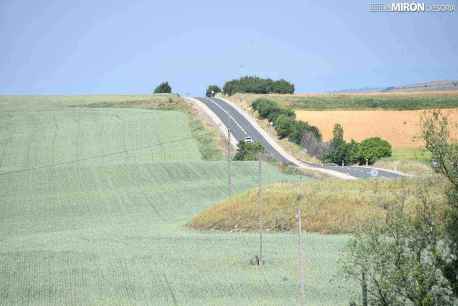 Conductora herida tras salirse de calzada, en N-234, en Almenar de Soria