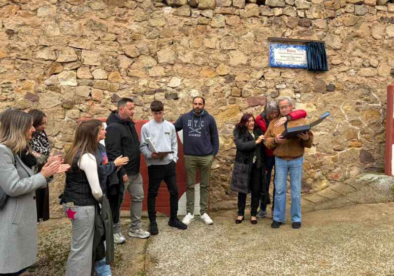 Homenaje póstumo del Ayuntamiento al director de campo de La Saca