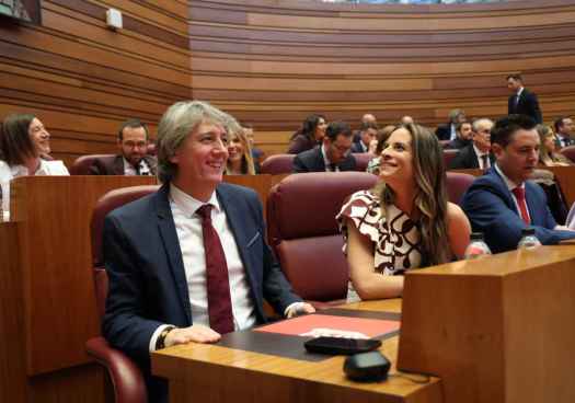 Los socialistas Martínez y Pérez abren su segunda etapa en Cortes regionales