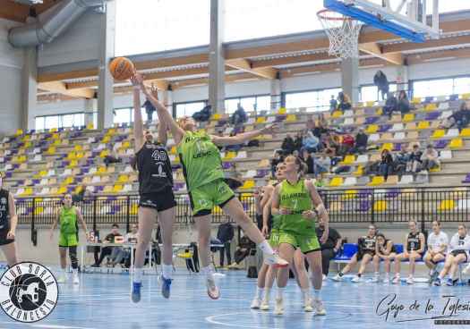 El CSB femenino, a un paso del descenso a Segunda División