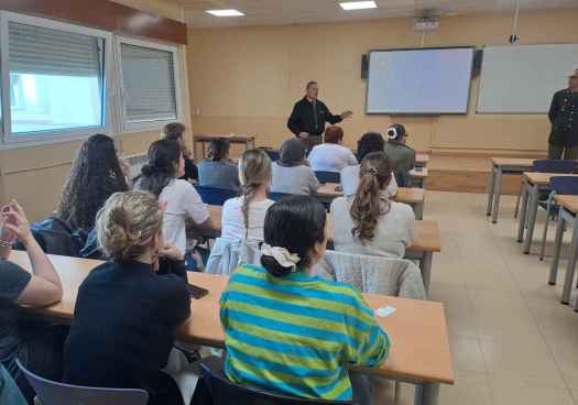 La Subdelegación de Defensa vuelve al Campus con charla sobre sanidad militar