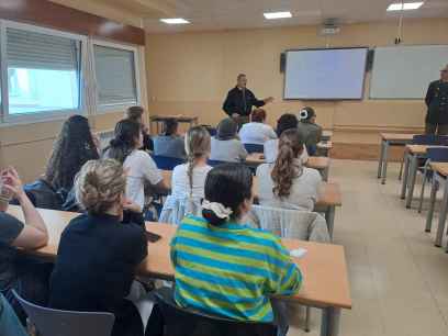 La Subdelegación de Defensa vuelve al Campus con charla sobre sanidad militar