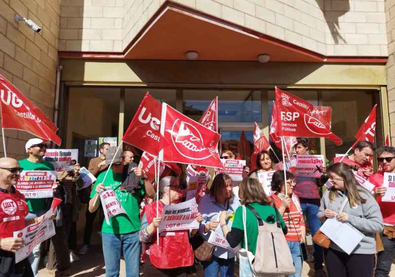 UGT denuncia reuniones vacías y acusa a Educación de bloquear el Acuerdo docente