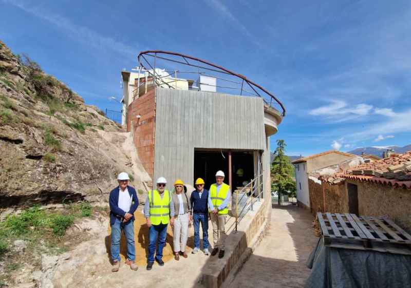 Latorre constata avances en ampliación del observatorio astronómico de Borobia