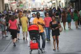 El proceso de regularización administrativa de migrantes suma 13.500 solicitudes en primer día