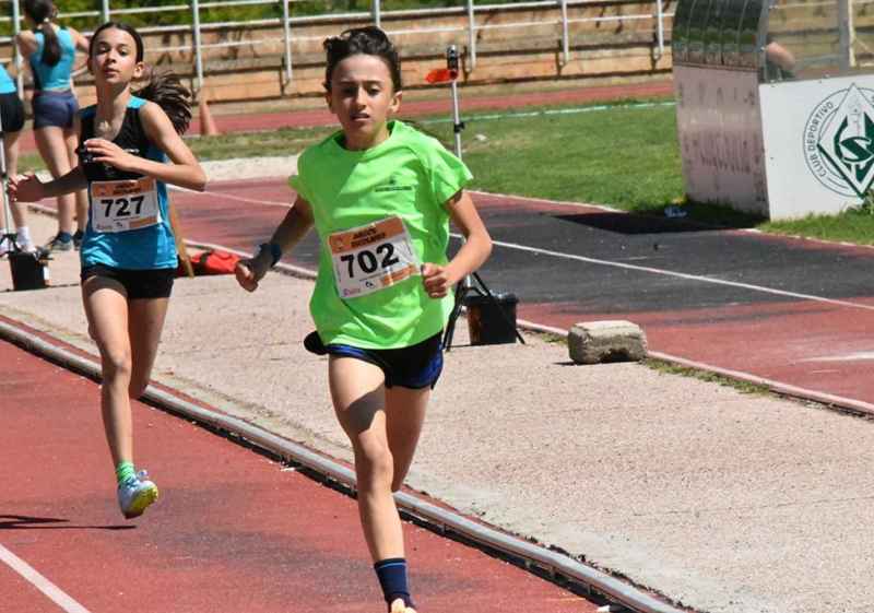 La pista de Los Pajaritos acoge tercera jornada de atletismo de Juegos Escolares