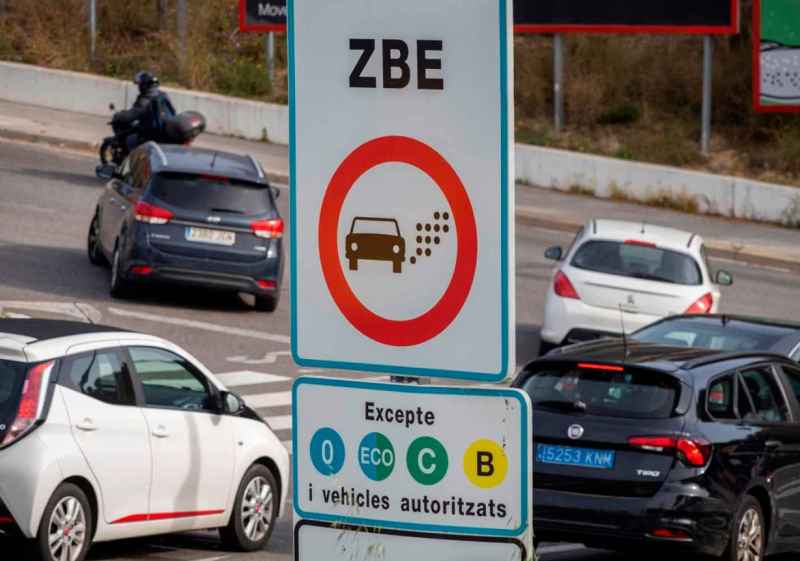 Las asociaciones de automovilistas celebran derogación de ZBE en Francia