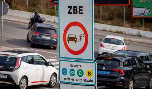 Las asociaciones de automovilistas celebran derogación de ZBE en Francia