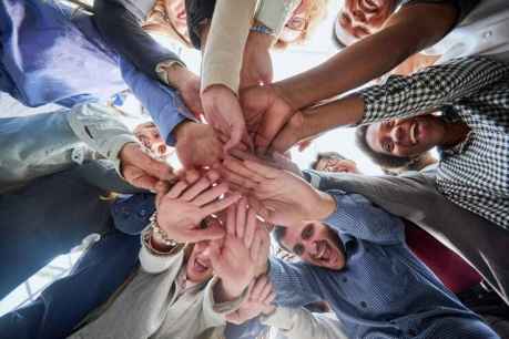 Carisma humanitario; creatividad en las relaciones