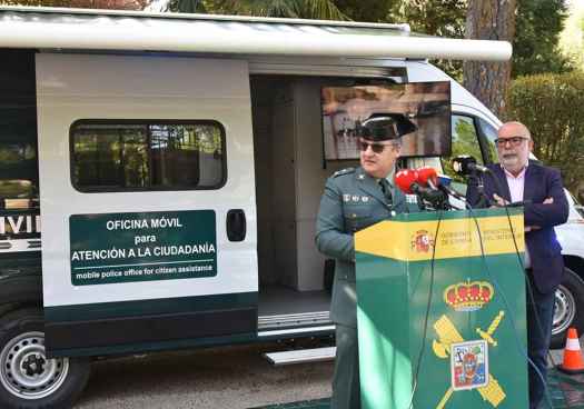 La Guardia Civil refuerza atención en el medio rural con una Oficina Móvil 