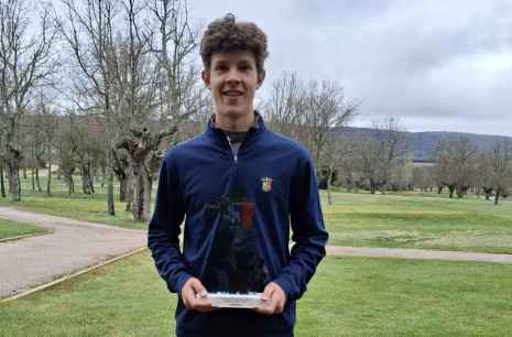 Miguel López, con el equipo de Castilla y León en Nacional Interautonómico sub 18 