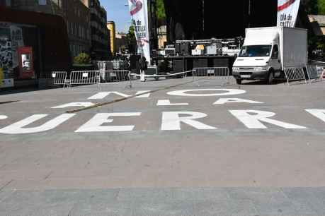 "No a la guerra", pintada reivindicativa en pleno centro de Soria