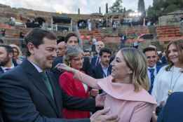 Mañueco asiste a toma de posesión de presidenta de Extremadura