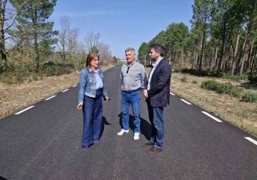 Diputación refuerza firme de carretera que comunica polígono de Navalcaballo con A-15