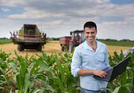 La Junta mejora ayudas para que jóvenes agricultores y ganaderos contraten seguros 