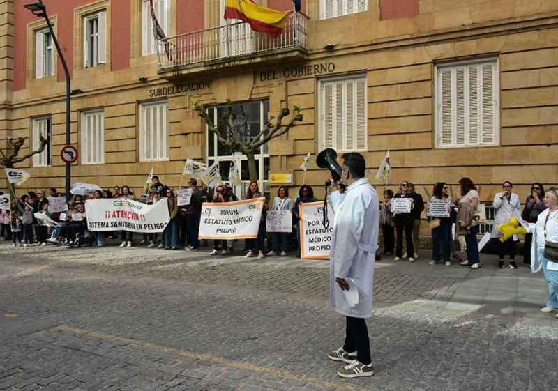 Los médicos se concentran en Soria para protestar por sus condiciones laborales
