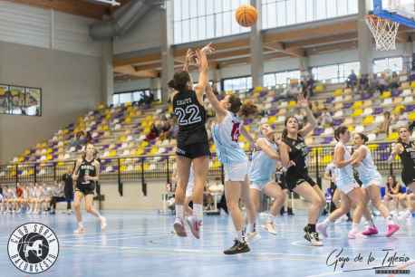 El CSB se despide con emotiva victoria de la Primera División femenina