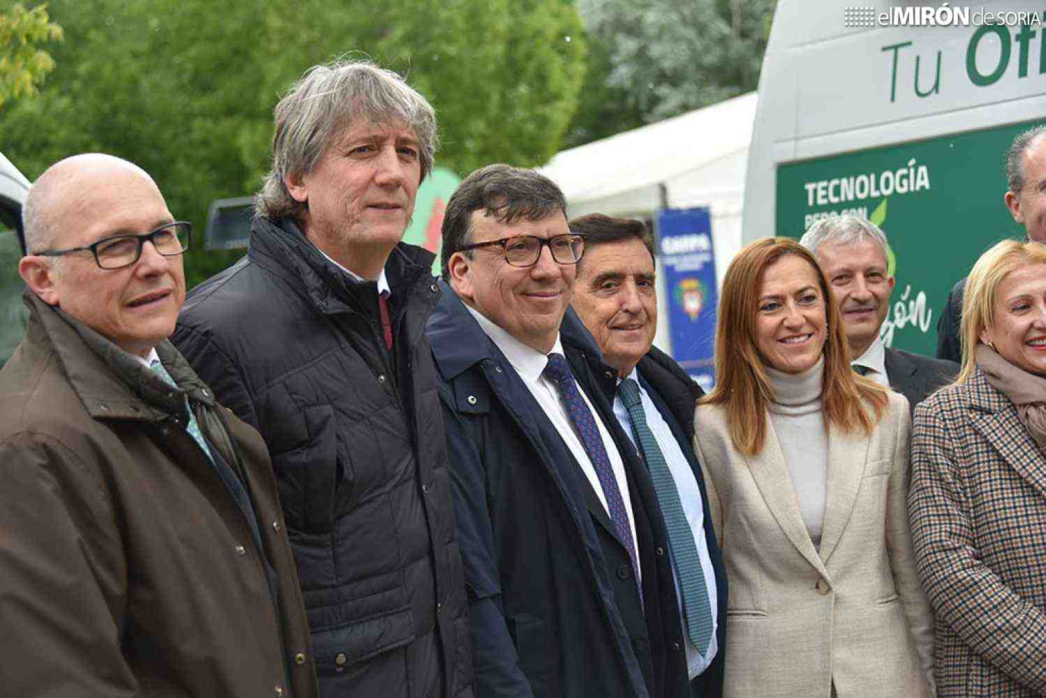 El secretario regional del PSOE inaugura Feria de Muestras de Almazán