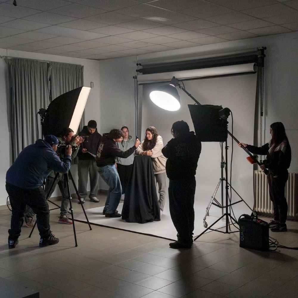 Fotografía y bollería para promocionar estudios oficiales de Fotografía en Soria