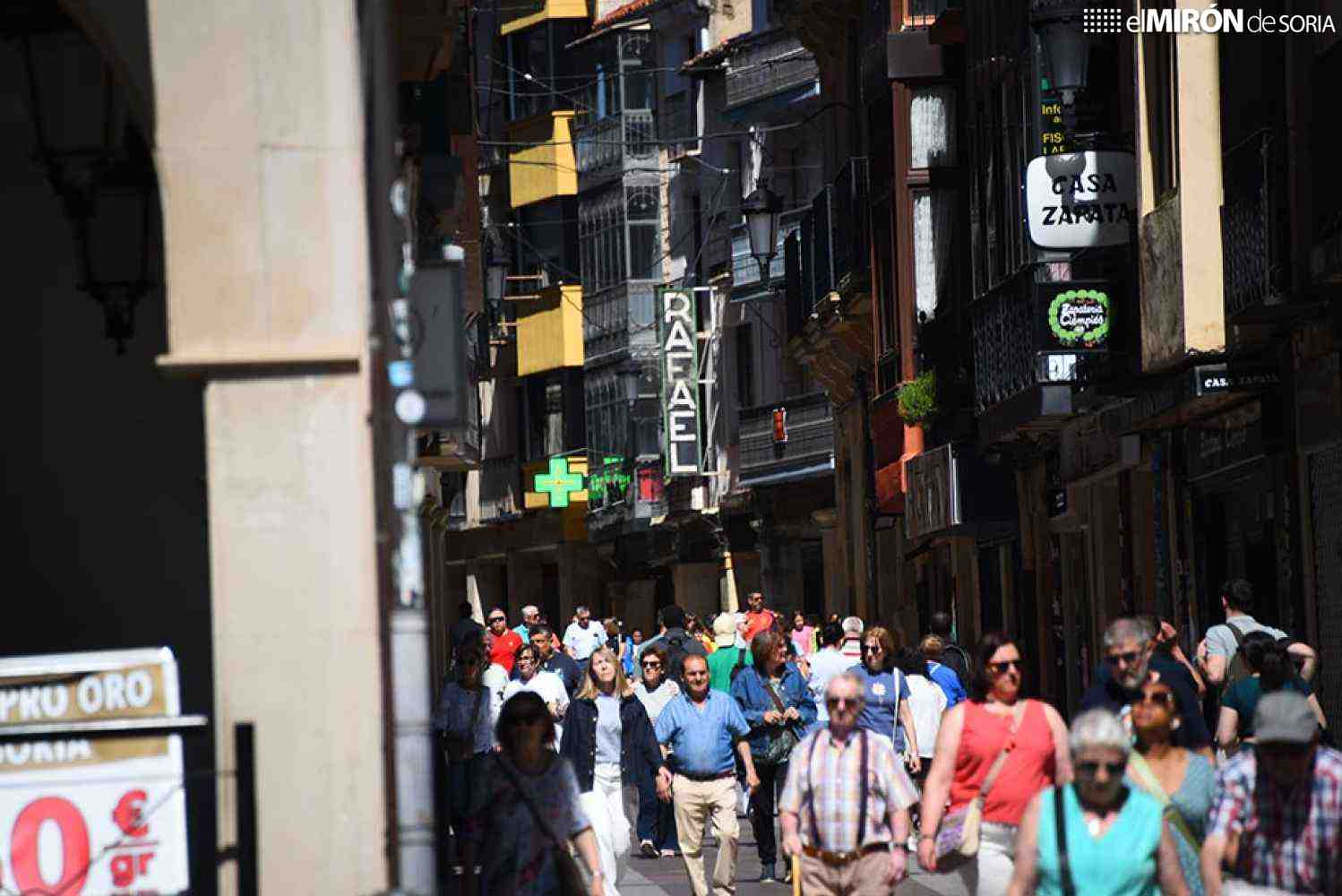 Casi 300.000 extranjeros residentes en España adquirieron nacionalidad española en 2025 