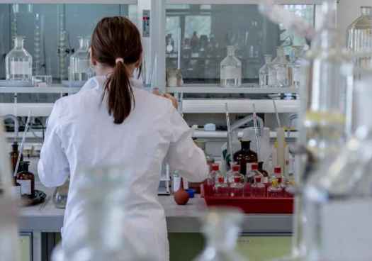 La Junta convoca 100 ayudas para que universidades contraten técnicos de apoyo a investigación 