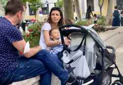 Más de 115.000 padres y madres disfrutan del permiso de nacimiento ampliado a 19 semanas