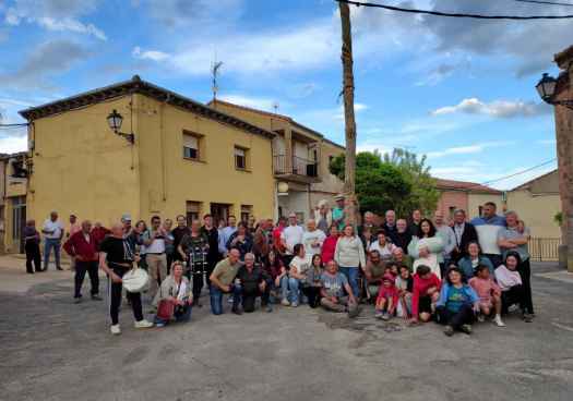 Quintanilla de Tres Barrios empina el Mayo