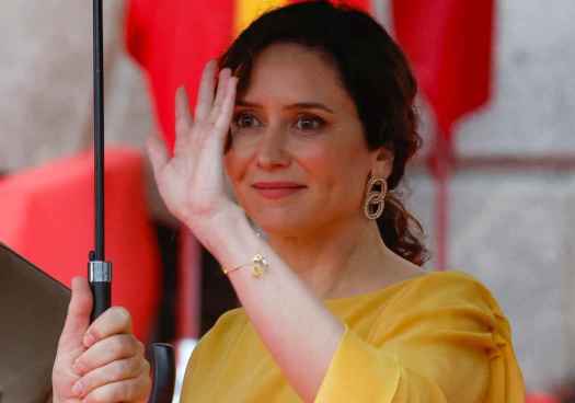 La presencia de mujeres en política y empresas mejora en 2025