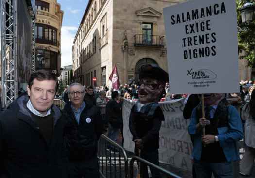 Mañueco participa en concentración '