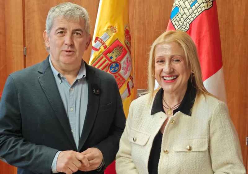El eclipse solar centra primera reunión institucional de Antón con De Gregorio