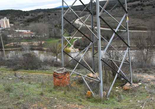 Nuevo paso para desvio y soterramiento de líneas eléctricas junto a murallas de Soria