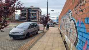 Nuevo acto de vandalismo en coche decomisado en barrio de Los Royales