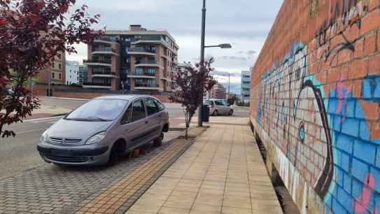 Nuevo acto de vandalismo en coche decomisado en barrio de Los Royales
