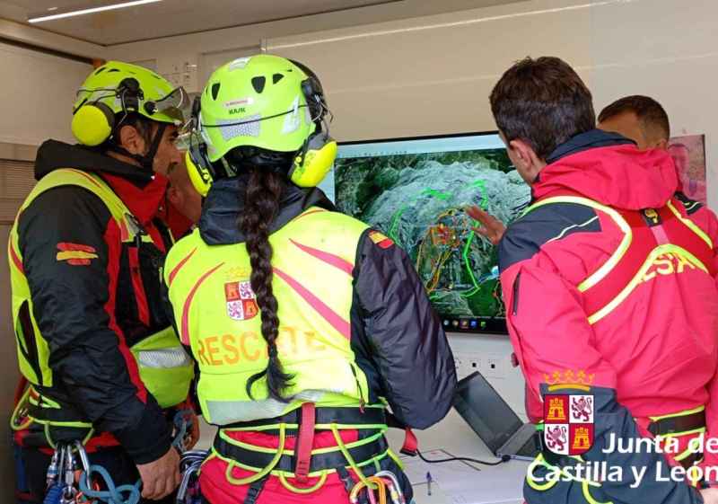 Protección Civil mantiene dispositivo para localizar a montañero desaparecido en Picos de Europa
