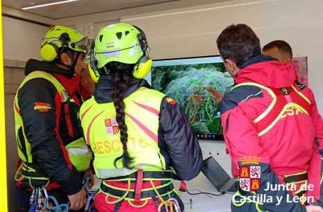 Protección Civil mantiene dispositivo para localizar a montañero desaparecido en Picos de Europa