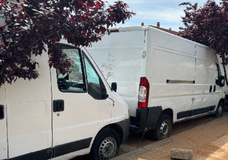 Los Royales reitera denuncia sobre abandono e inseguridad por vehículos decomisados