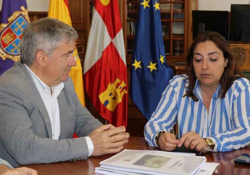 Antón visita Palencia para interesarse por funcionamiento de su Cylog