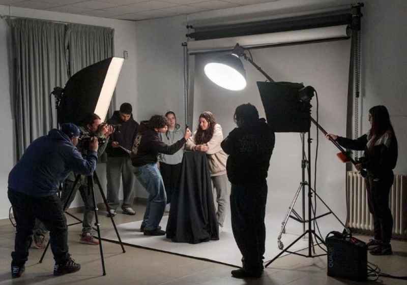 Fotografía y bollería para promocionar estudios oficiales de Fotografía en Soria