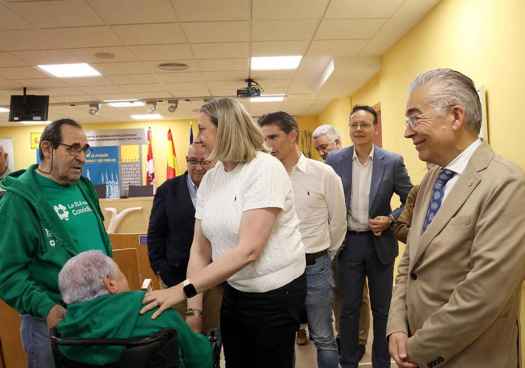 Junta y ELACyL refuerzan colaboración para atender a personas que padecen esclerosis lateral amiotrófica 